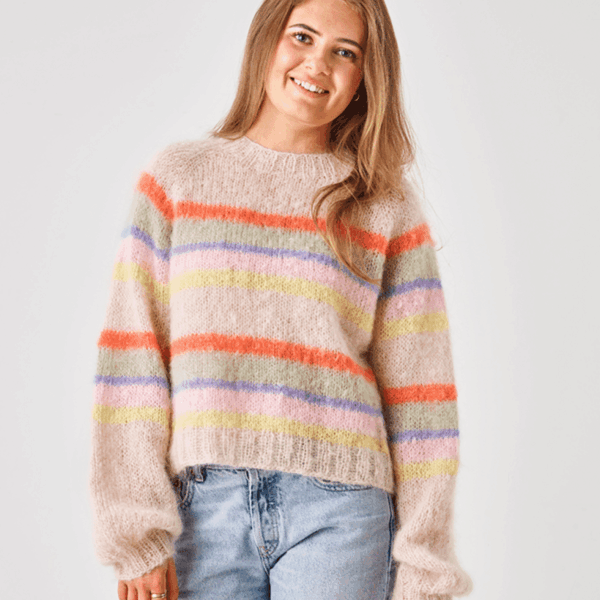 raglansweater-med-striber